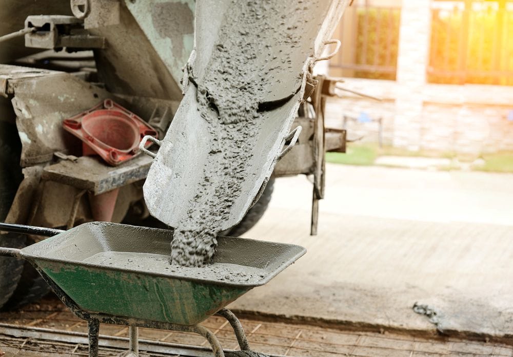 ราคากลางคอนกรีตผสมเสร็จล่าสุด ปี 2026 อยู่ที่ประมาณ 1,800-2,800 บาทต่อคิว